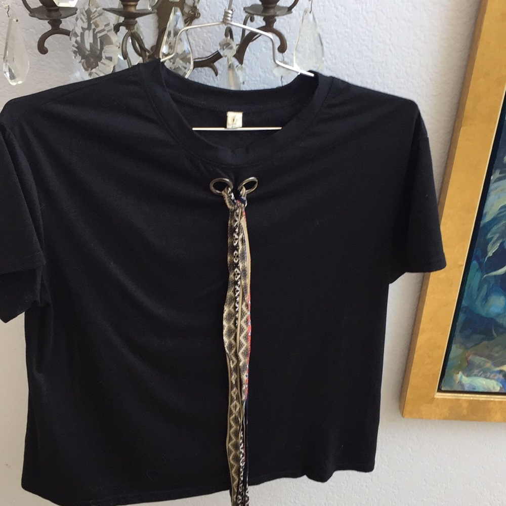 Cali Blue black T-shirt with boho tie woman’s med